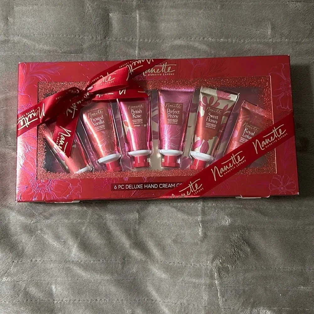 nanette lepore 6 pc Deluxe Hand Cream Collection Gift Pack for Her
